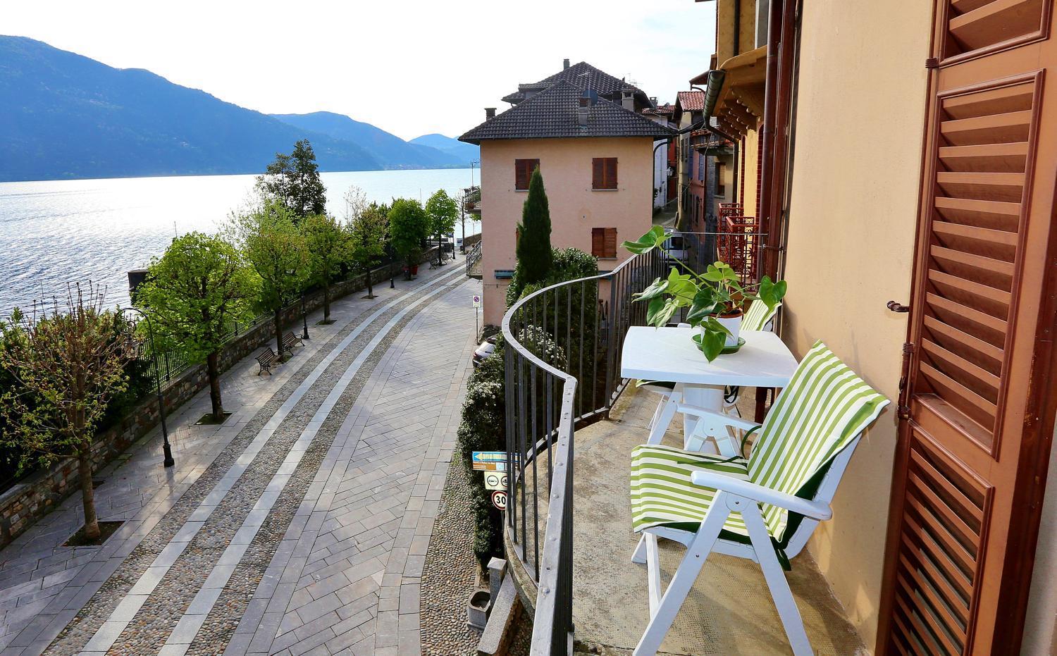 Appartamento Castello กันโนบีโอ ภายนอก รูปภาพ