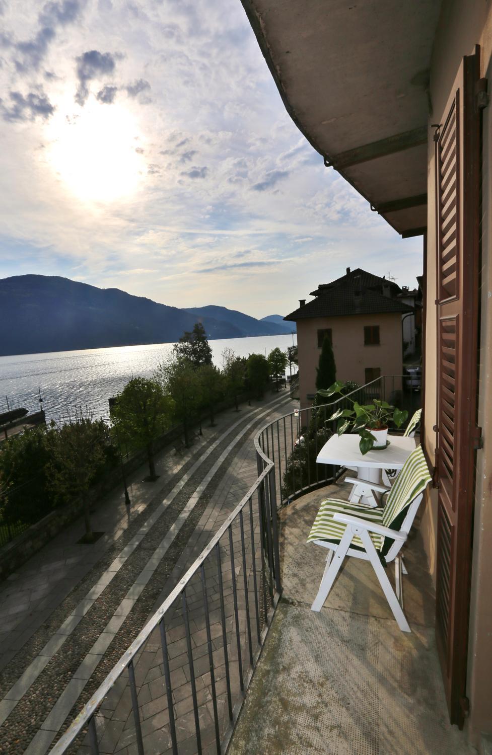 Appartamento Castello กันโนบีโอ ภายนอก รูปภาพ