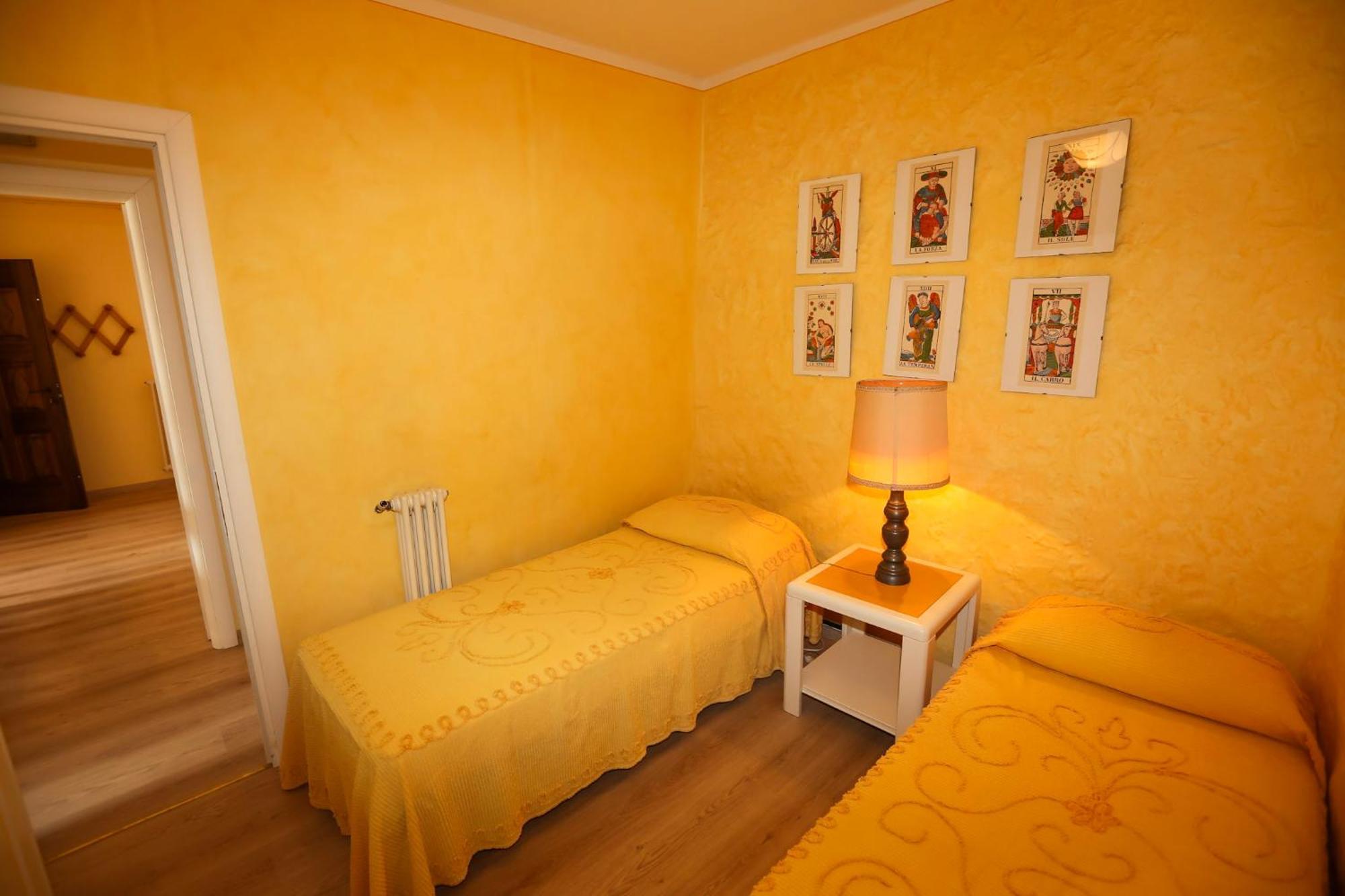 Appartamento Castello กันโนบีโอ ภายนอก รูปภาพ